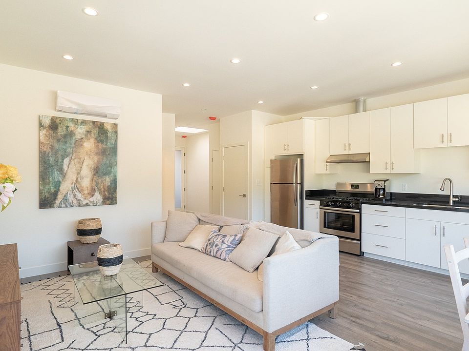 1st image of 905 Parkman Ave #905