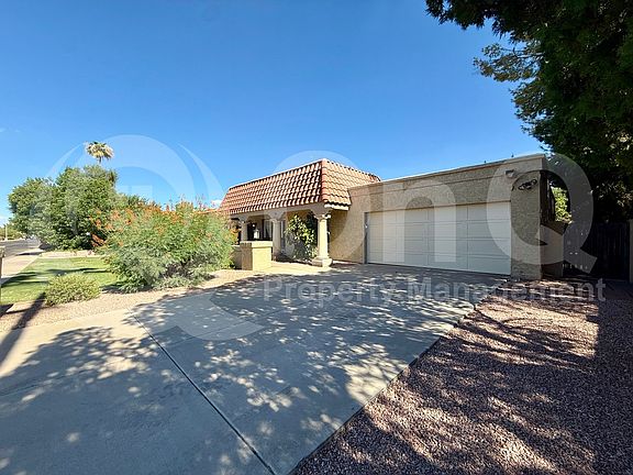 2nd image of 1915 E Buena Vista Dr