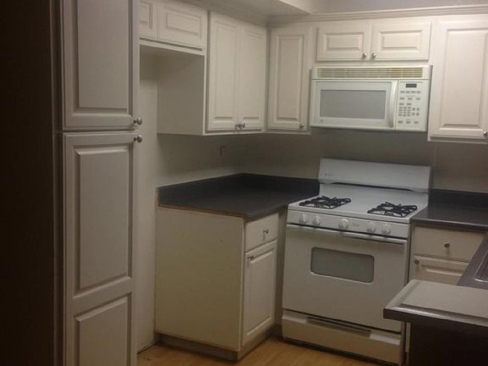 2nd image of 24464 Valle Del Oro Unit 203