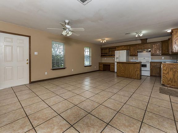 5th image of 132 Pebble Beach Dr