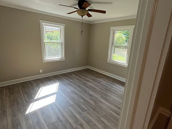 3rd image of 593 N Oakdale St