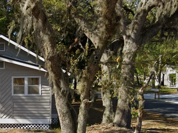 1215 Elm St, Fernandina Beach, FL 32034