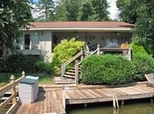564 Pinehaven Dr, Badin Lake, NC 28127