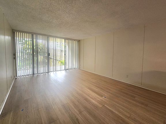 3rd image of 95-2031 Waikalani Pl APT D206