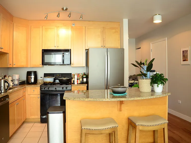 33 W Ontario St #31E — Photo 24