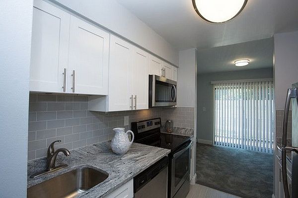 1st image of 292-302 Piermont Ave #300-3F