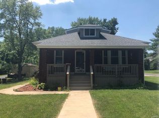 1049 Arthur St, Belleville, IL 62221