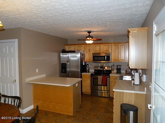 128 tulip Kitchen.JPG