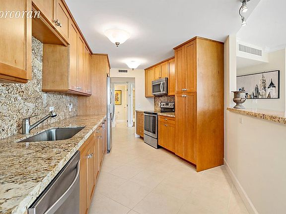 5th image of 130 Sunrise Ave APT 406