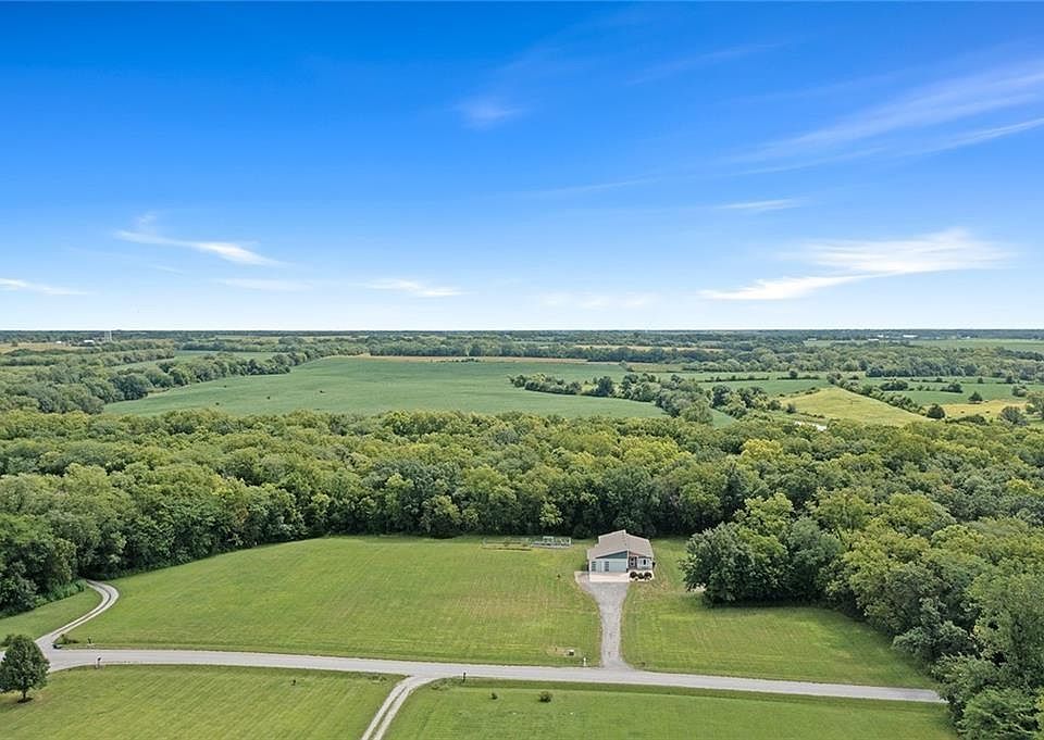 2nd image of LOT 9 SE Deer Run Ln
