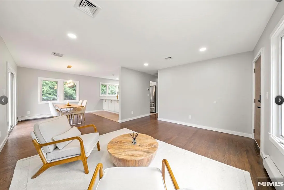 4 bed, $5,500 — Photo 3