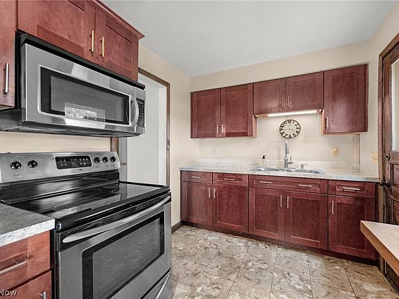 3rd image of 8224 Westmoor Rd
