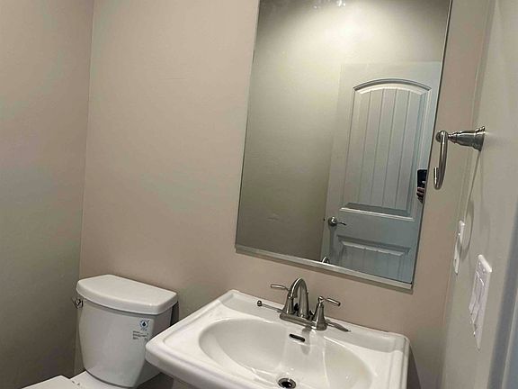 1/2 bathroom