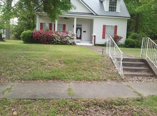 154 N Sabine St, Charleston, MS 38921