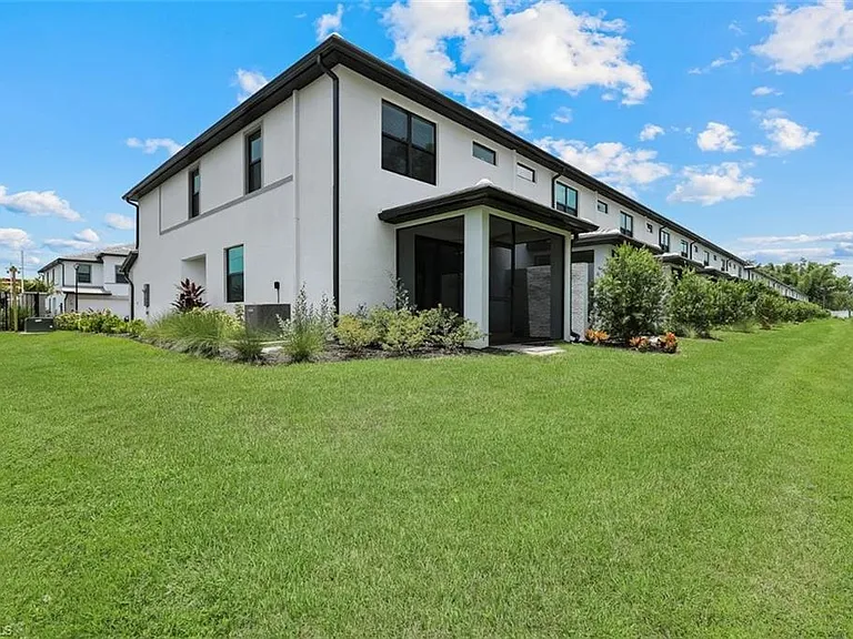27907 Radiant Ct — Photo 11