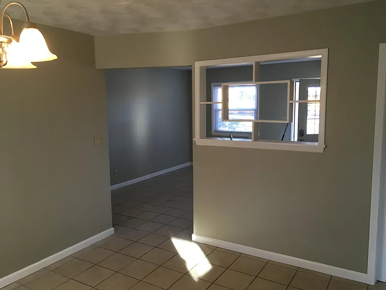 2119 S Ventura Ave — Photo 4