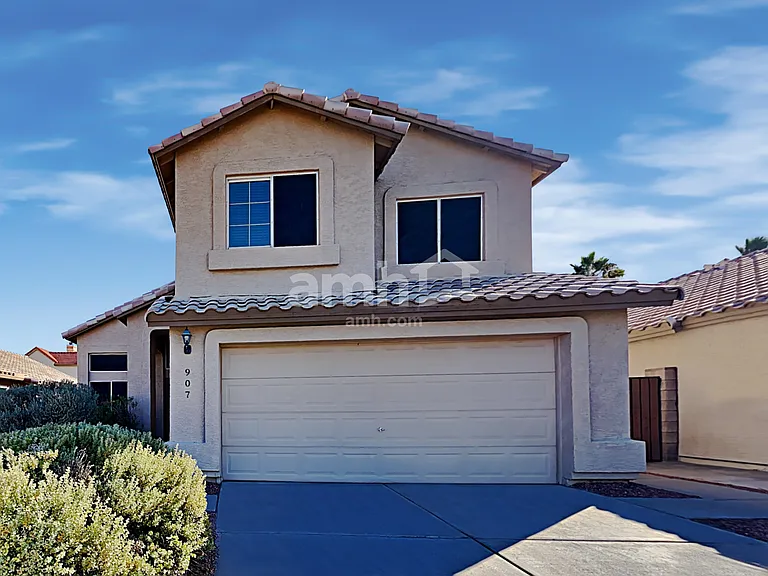 907 N Albert Dr — Photo 1