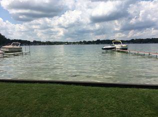 51369 Maplewood Dr, Elkhart, IN 46514
