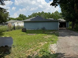 2404 1/2 W John St, Champaign, IL 61821