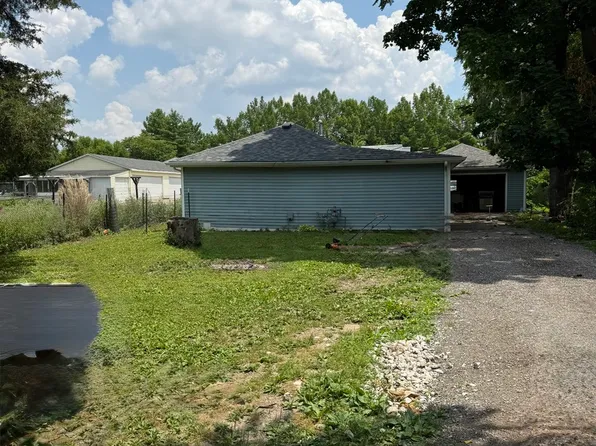 2404 1/2 W John St, Champaign, IL 61821