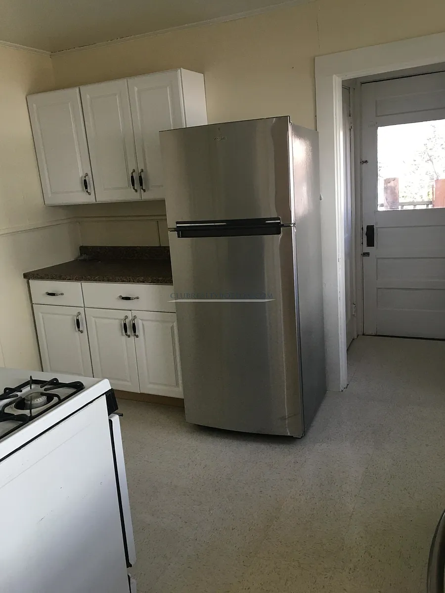 Building Photo - 111 Bennett St #1