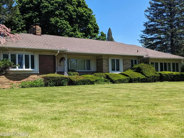95 Hillsdale Rd, Bloomfield Hills, MI 48302