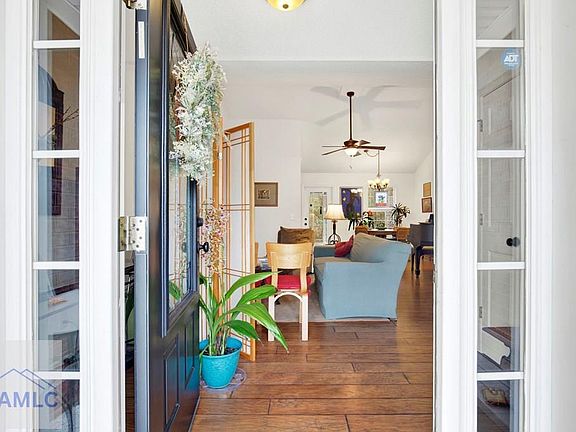 4th image of 120 Four Oaks Ct