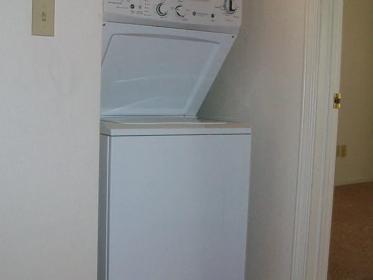 1033 Ralston St #4 — Photo 3