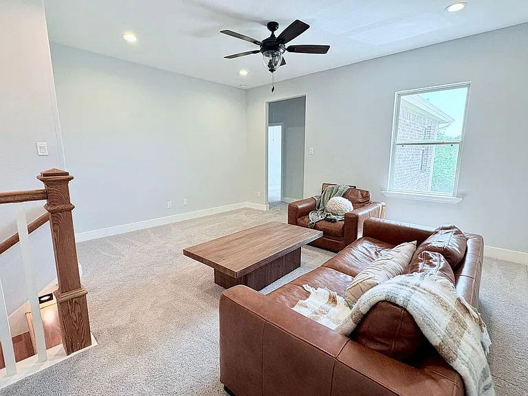 55 Ruskin Dr W — Photo 19