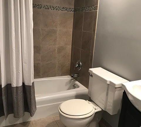 3rd image of 420 W Aldine Ave APT 430