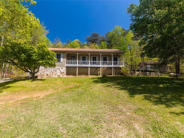 24 Bagwell Ln NE, Rydal, GA 30171