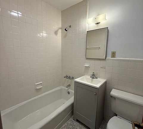 5th image of 864 W End Ave APT 4B