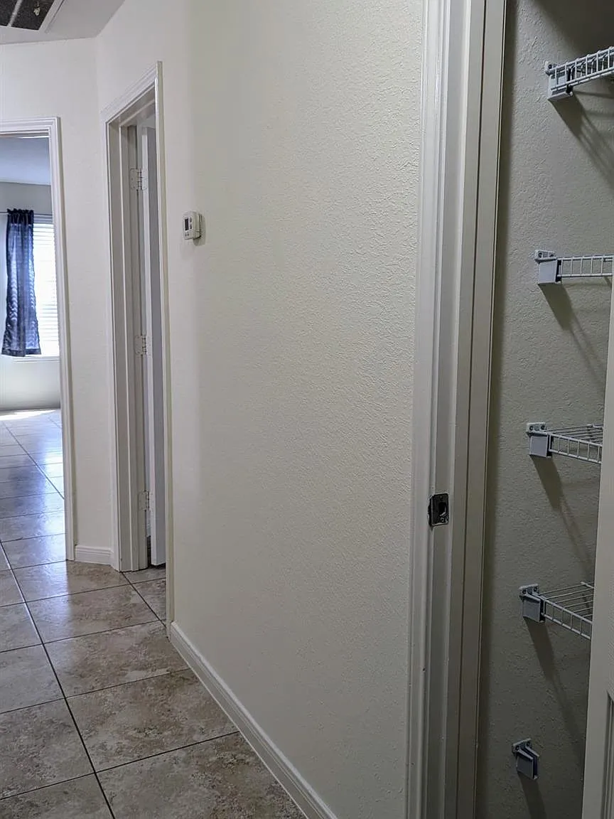 3 bed, 2.0 bath, 1691 sqft, $2,099 — Photo 4