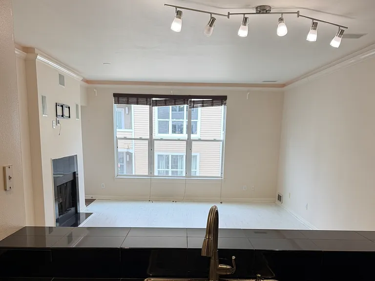 1710 SW Harbor Way #301 — Photo 6