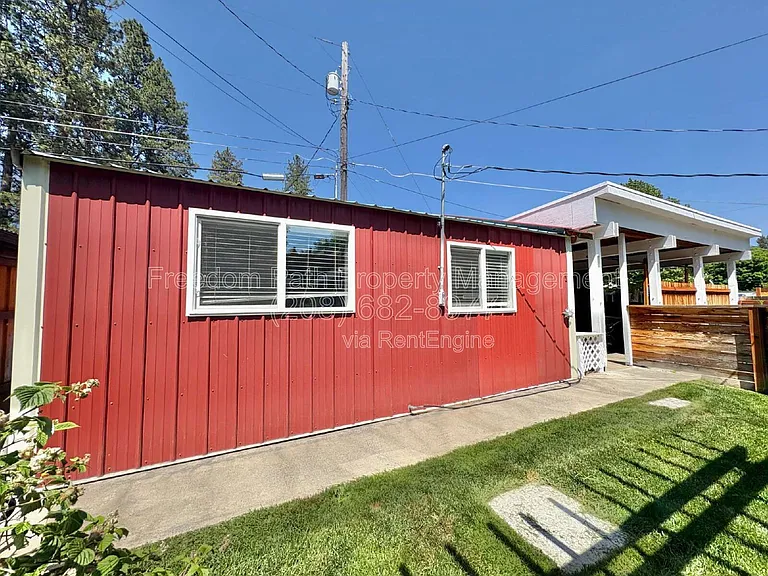 421 S 11th St — Photo 9
