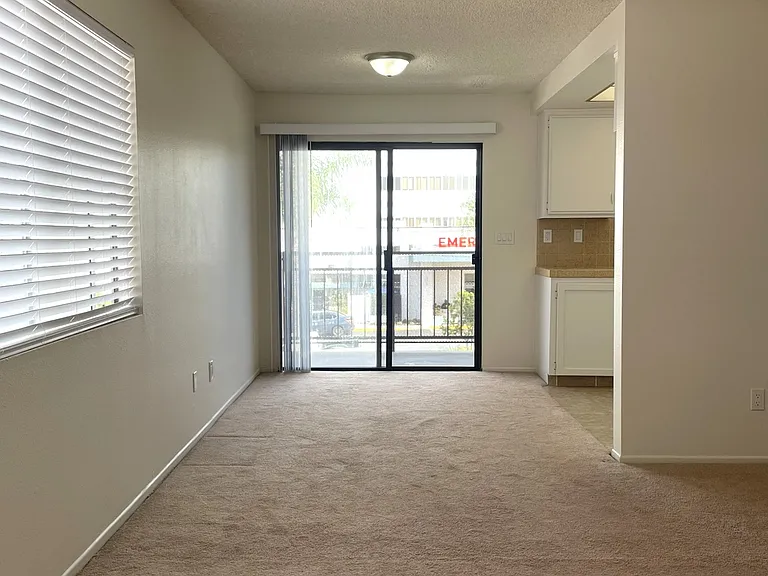 1255 W 7th St #6 — Photo 3