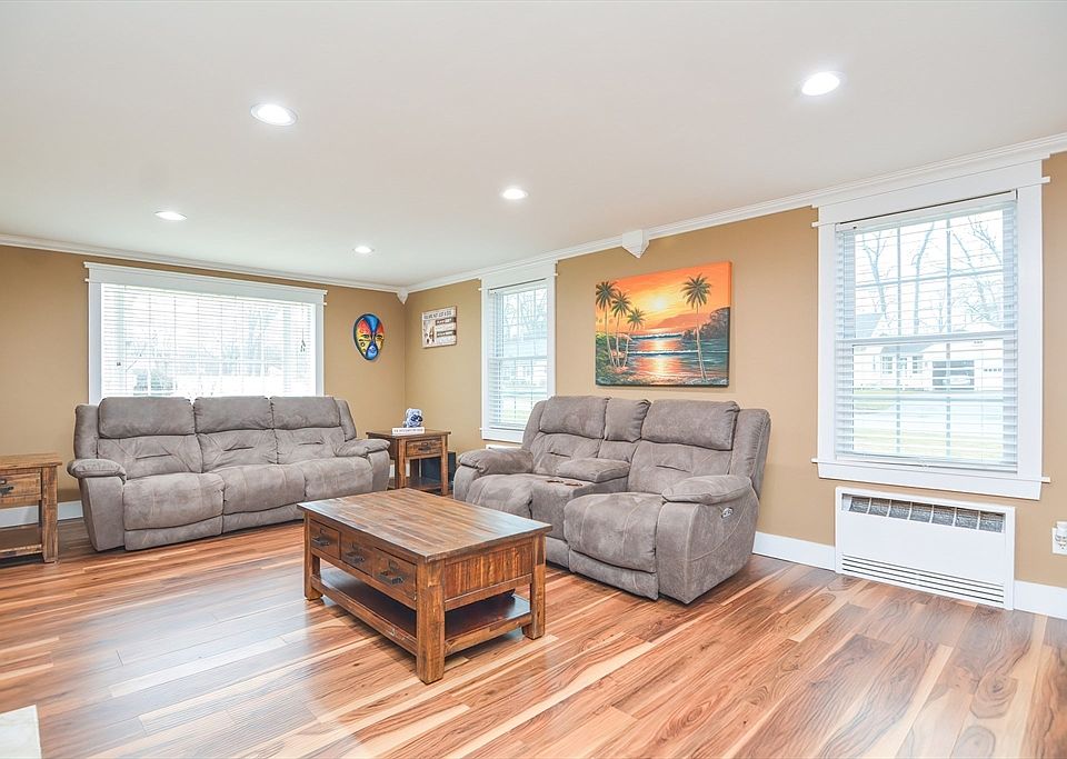 124 Anawan Rd, North Attleboro, Ma 02760 