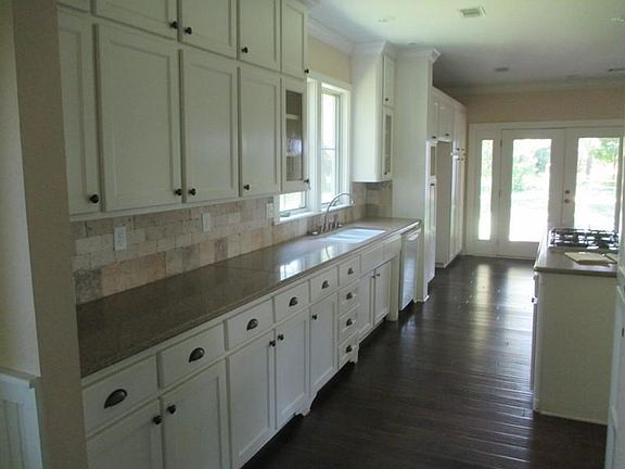 4th image of 217 Grandview Ave