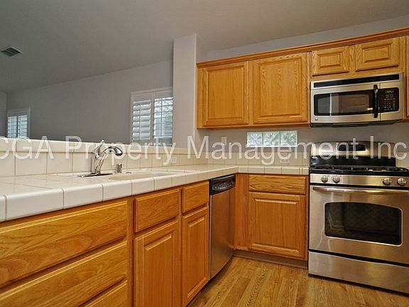 3rd image of 257 Snowy River Ct