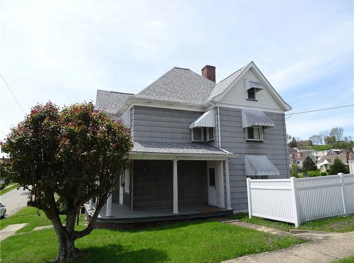 3 bed, 1.5 bath, 1796 sqft, $1,295 — Photo 2