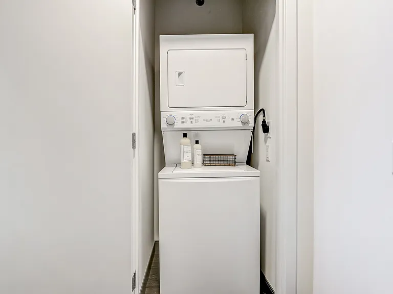 Fulbrix Apartments — Photo 31