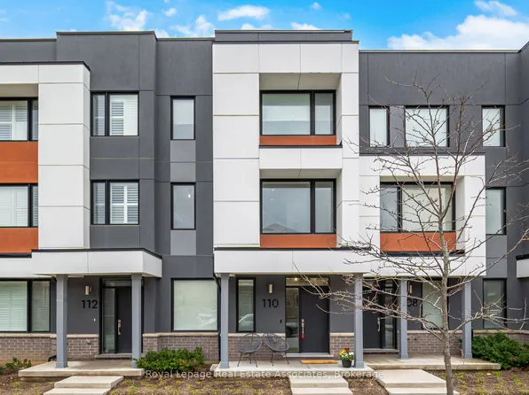 110 W Huguenot Rd, Oakville, ON L6H 0X5