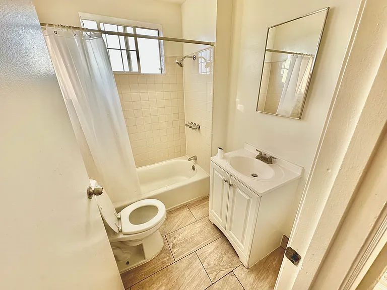 3860 Eagle St #8 — Photo 3