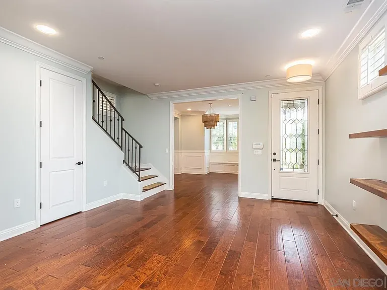 1368 Oliver Ave — Photo 15