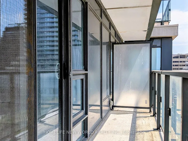955 Bay St #808 — Photo 12