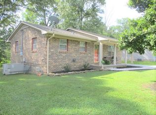 720 Brenda Ave, Loretto, TN 38469