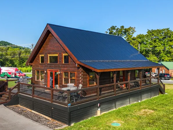 3606 Shelby Dr, Sevierville, TN 37862
