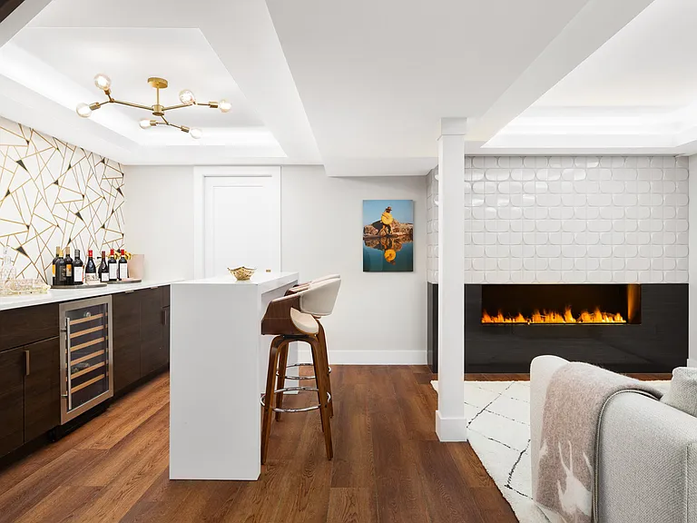 39 Montauk Ave — Photo 13