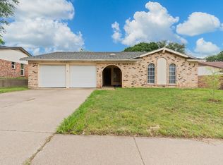 607 E Williamsburg Mnr, Arlington, TX 76014