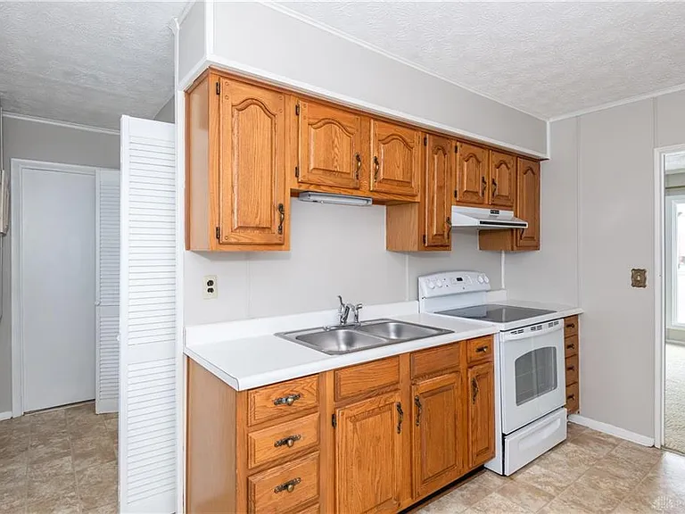2974 Woodman Dr — Photo 6